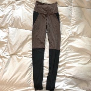 Beyond Yoga colorblock Heathered Gray leggings S